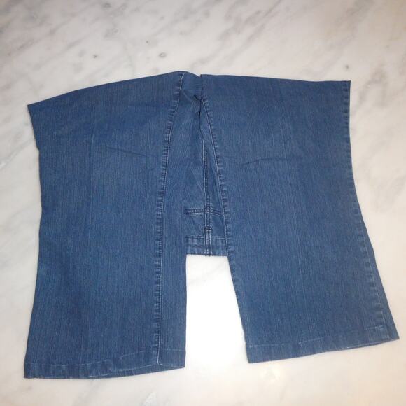 Cato Women's 22W Jeans Back Pocket Pattern - Picture 7 of 9